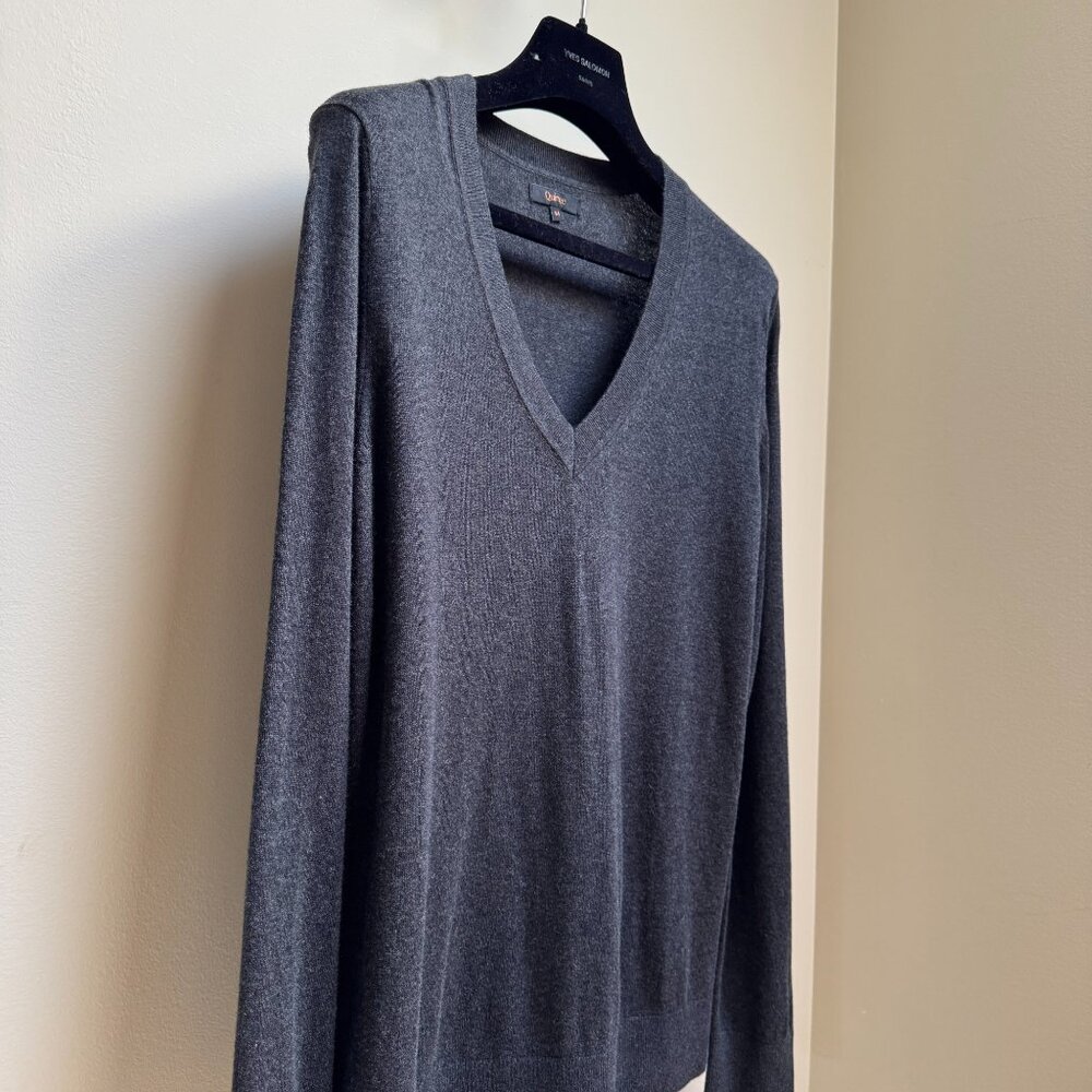 Quince Lightweight Cotton Cashmere V-Neck Sweater – Charcoal Gray - Picture 2 of 9